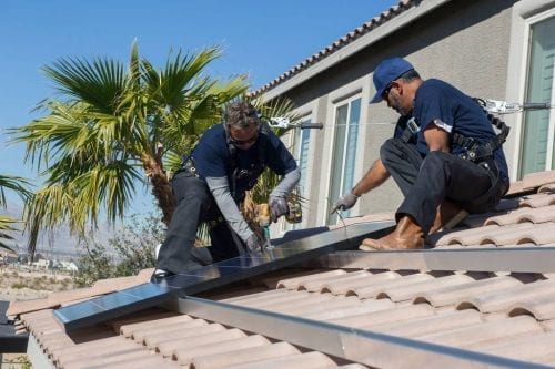 California has passed a new law of its kind requiring the installation of solar panels on rooftops. expense…