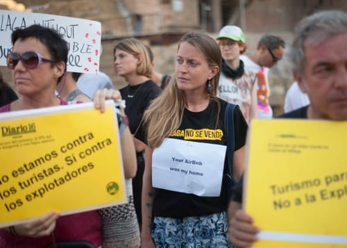 Οι ενοικιαστές στη Βαρκελώνη οδήγησαν σε μια μεγάλη νίκη με έναν νέο νόμο για τα ενοίκια καθώς οι Αμερικανοί αντιμετωπίζουν…