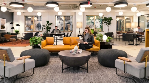 עולם האונליין מוריד משמעותית את כמות הטראפיק של אנשים שבאים לקניון. לכן המון קניונים…