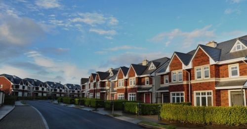 מתחילת שנות ה-90 ועד תחילת שנות ה-2000, נהנתה אירלנד מצמיחה כלכלית מהירה שנבעה משטף…