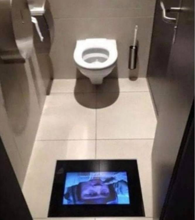 Simple genius: You have a pee in the middle of the movie, in the cinemas in Zurich - the film continues to be screened ...