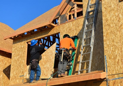 # ** Sådan undgår du at blive stukket under en renovering af et hjem: "Et af de bekymrende tegn, når entreprenøren beder om ...