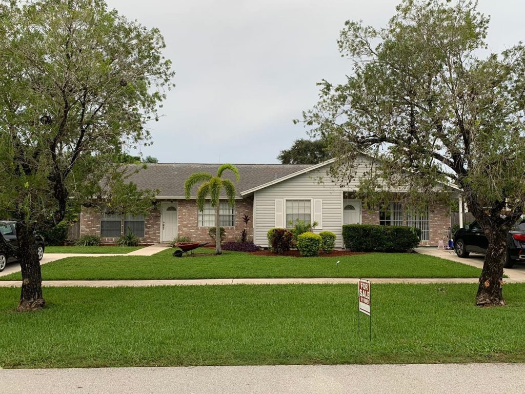 Investor Opportunity !!! Beautiful Duplex in Wellington, FL. Contact me for more ...