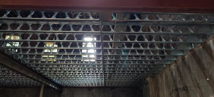 Εδώ είναι μερικές εικόνες που δείχνουν τη διαφορά μεταξύ των παλαιών εποχών, κατασκευασμένων από ξύλο και νέων, κατασκευασμένων από σίδηρο. ενδιαφέρων…