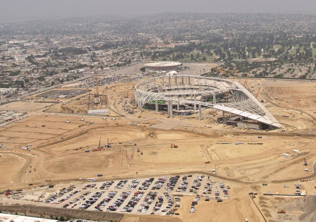 Dus wat zorgt ervoor dat de prijzen stijgen - in het hart van Los Angeles County: huizenprijzen in Inglewood ...