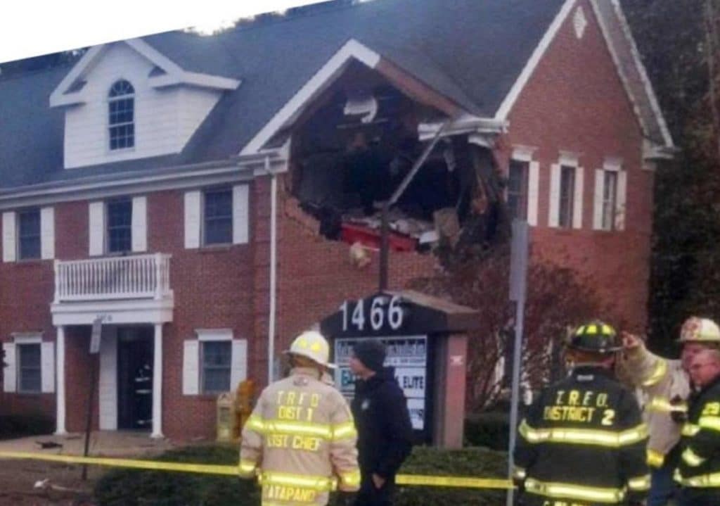 How did he get to the second floor ?? Fatal accident in New Jersey: Porsche driver lost control, ...