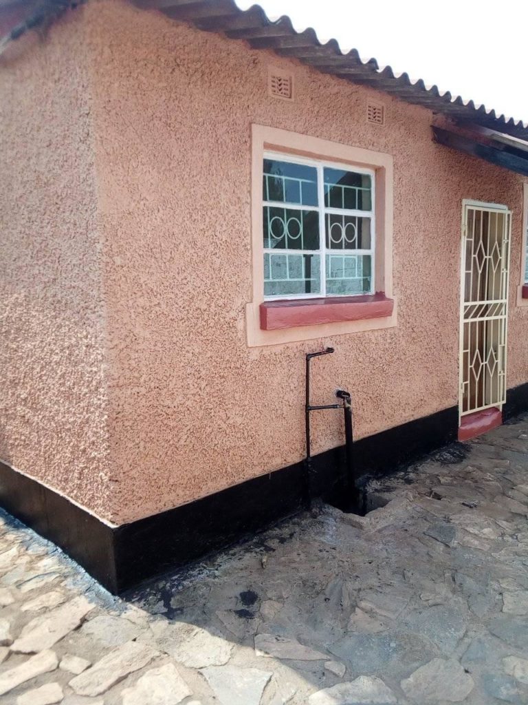 בית שני להשכרה ליד חורשות בולדרוויו
 * חצר מרוצפת, חור קידוח, שניה ...