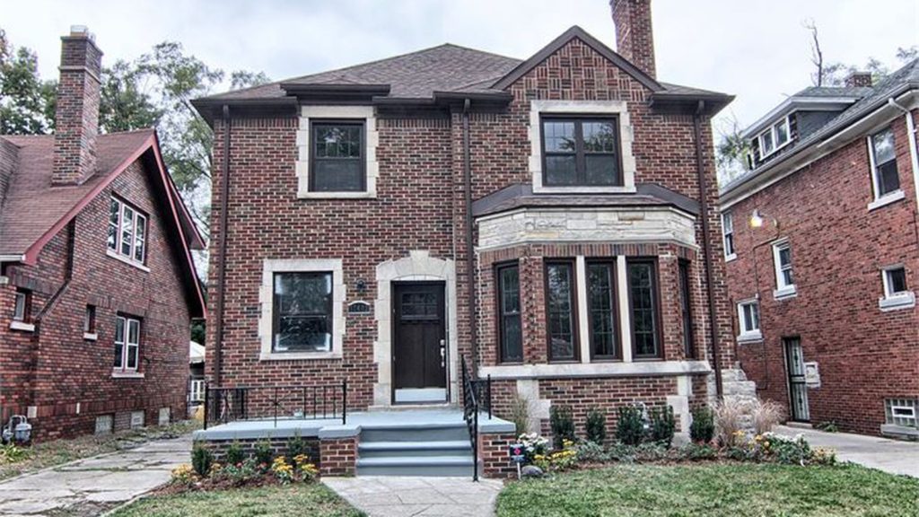 בתים מוצעים למכירה ב Dearborn