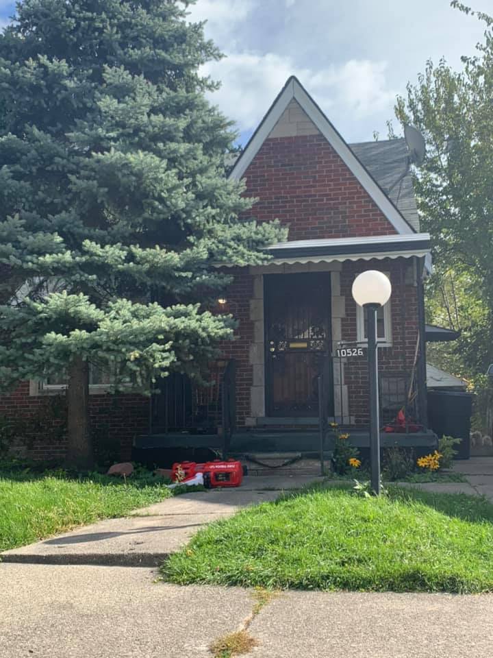 10526 St Roxbury St Detroit، MI 48224 4 Beds 2 Bath Basement and Top Floor One Car ...