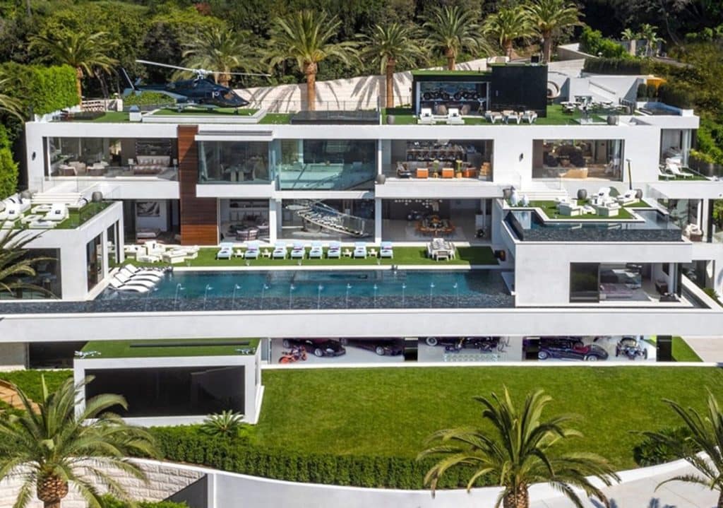 Remember we posted .... So there's a deal! The luxurious Bel Air estate was sold for $ 94 million ...